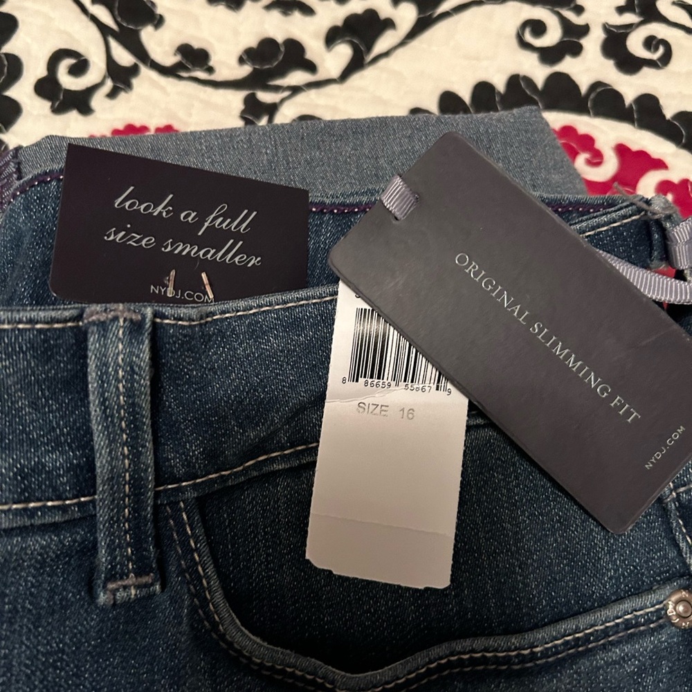 NYDJ original slimming ankle cuffed jeans. NWT  size 16 - Picture 8 of 8